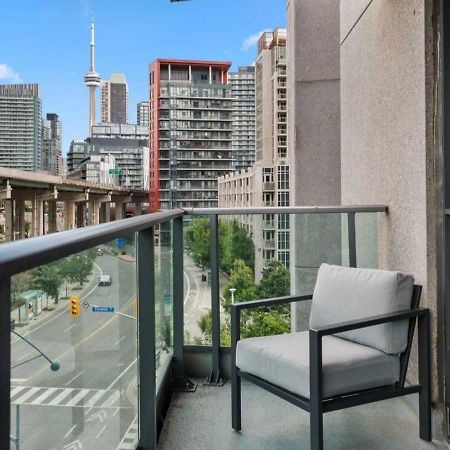 Cn Tower View With Free Parking, Pool, & More Amenities Торонто Екстер'єр фото