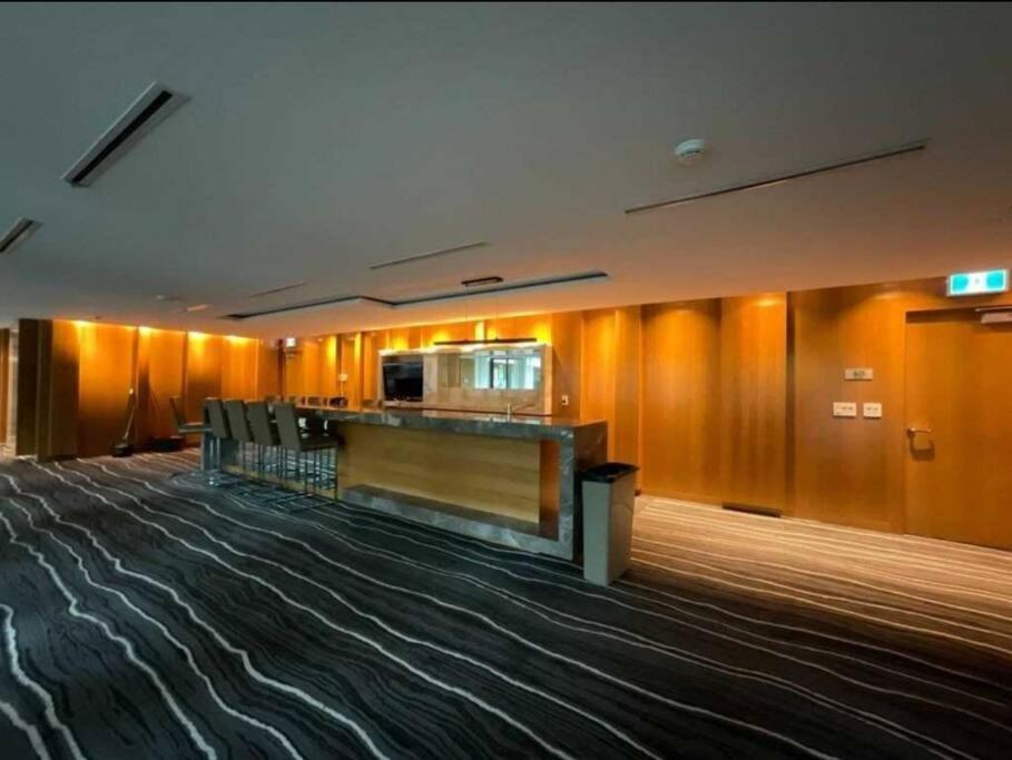 Cn Tower View With Free Parking, Pool, & More Amenities Торонто Екстер'єр фото