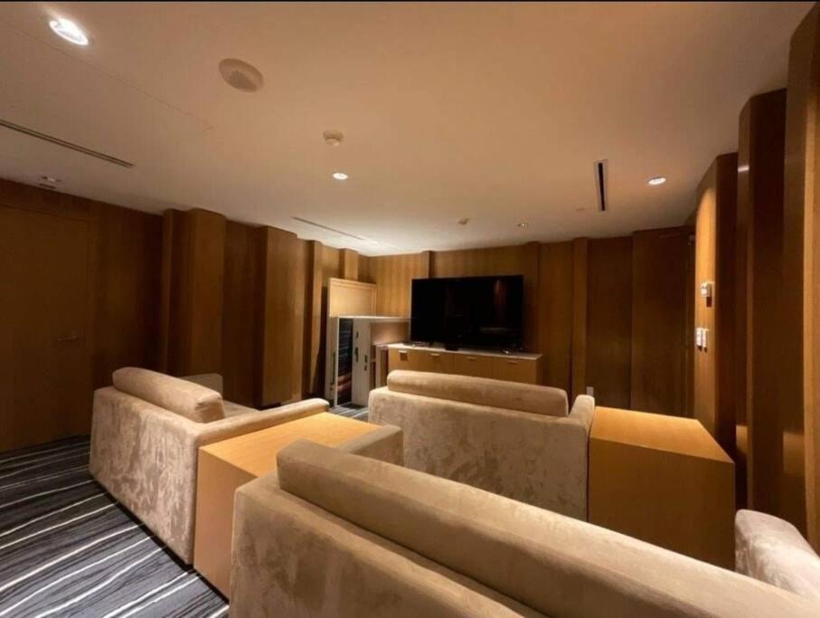 Cn Tower View With Free Parking, Pool, & More Amenities Торонто Екстер'єр фото